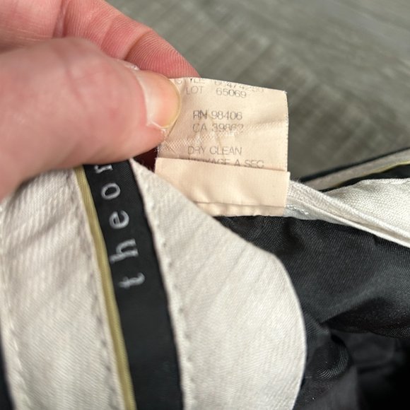 Theory for Scoop Cotton Blend Kick Pants (size 4) - Picture 9 of 10